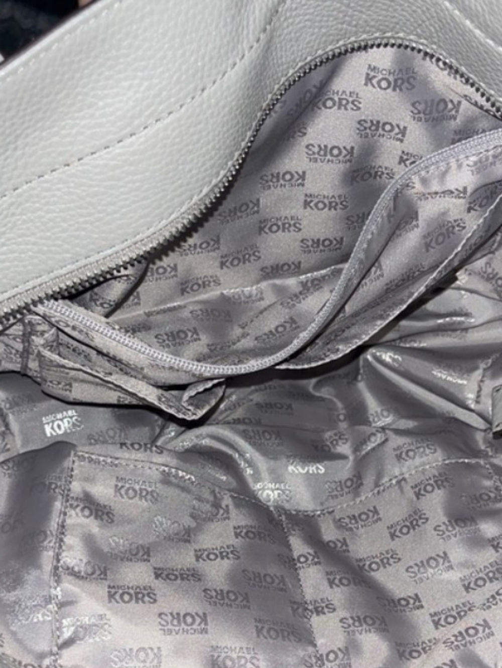 Bundle Deal Michael Kors W/Wallet Light Gray Tote with Tassel and Wallet - Picture 3 of 10